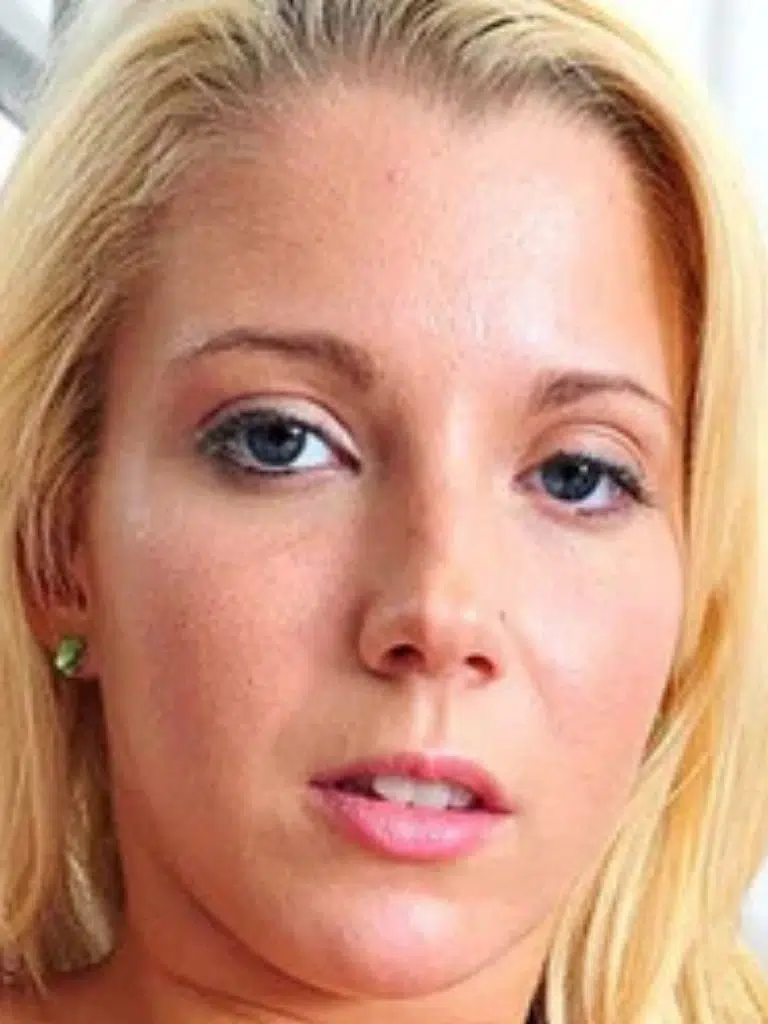 Eva Cole Biography: Wiki, Age, Career, Height, Weight, Boyfriend, Net Worth & More